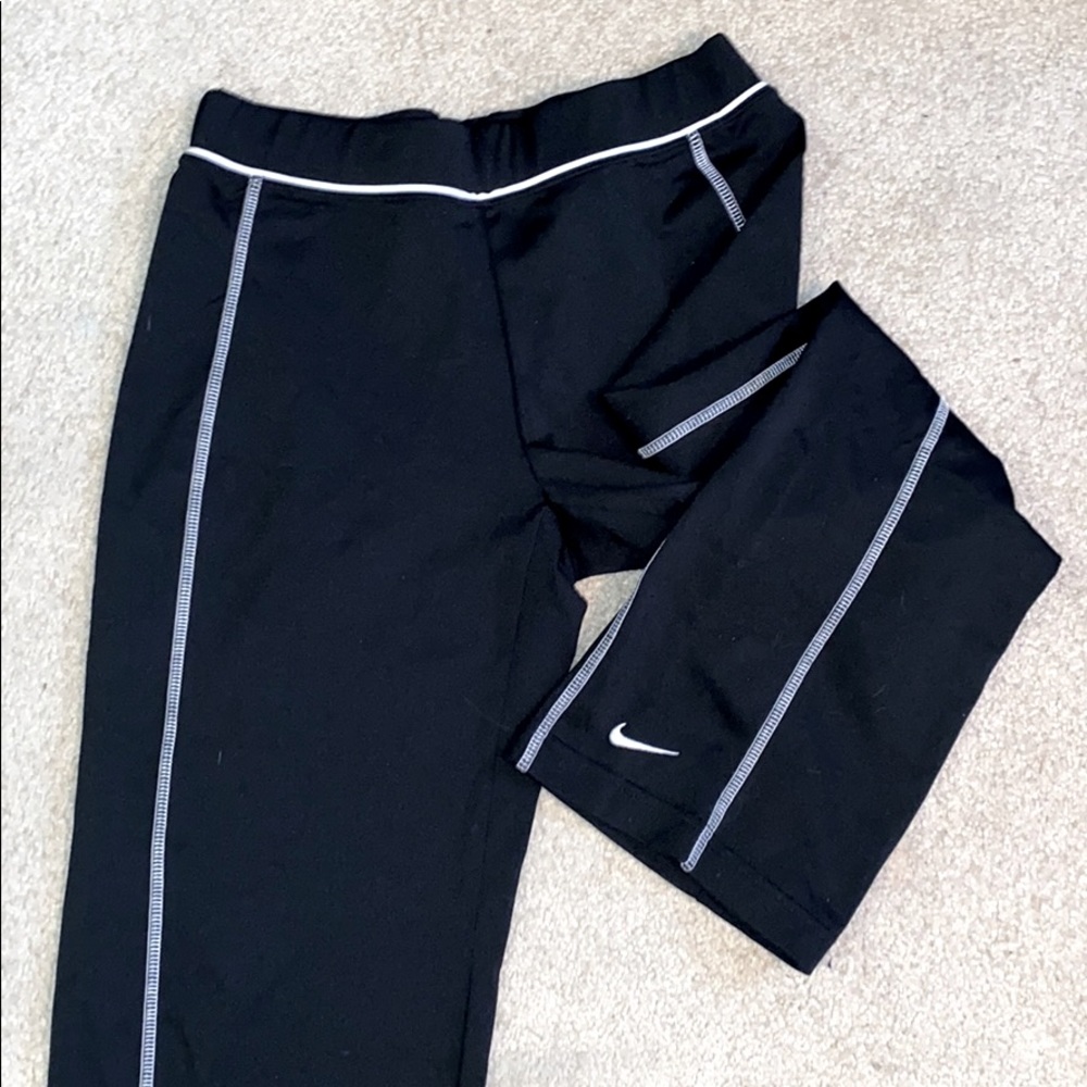 Nike athletic capri pants